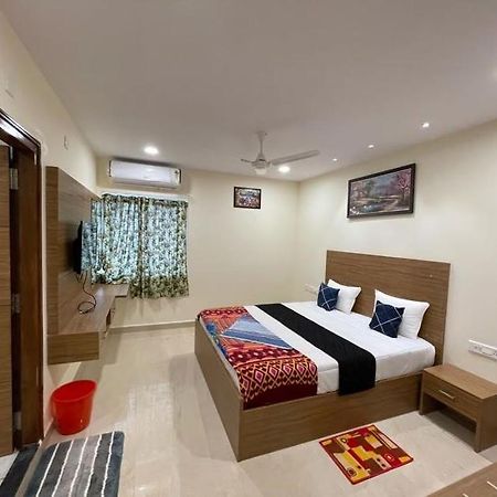 Srilakshmitulasiresidency Hotell Tirupati Eksteriør bilde